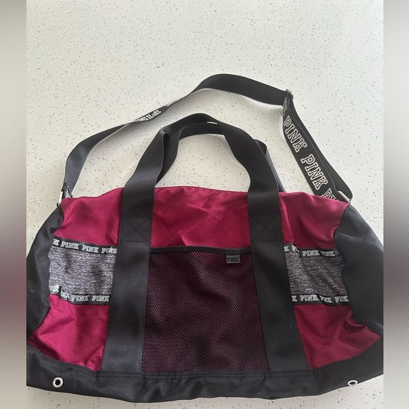 Victoria Secret Pink gym bag. - Picture 3 of 8